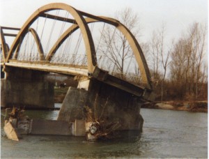 la route reliant Longwy à Chaussin est coupée, le pont est détruit